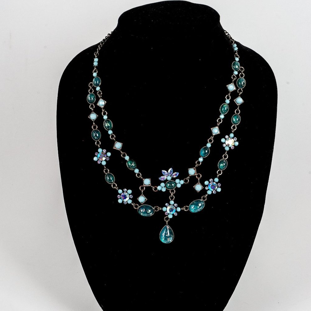 NWOT 2 layer floral necklace